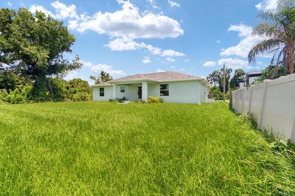 Active With Contract: $349,000 (3 beds, 2 baths, 1640 Square Feet)