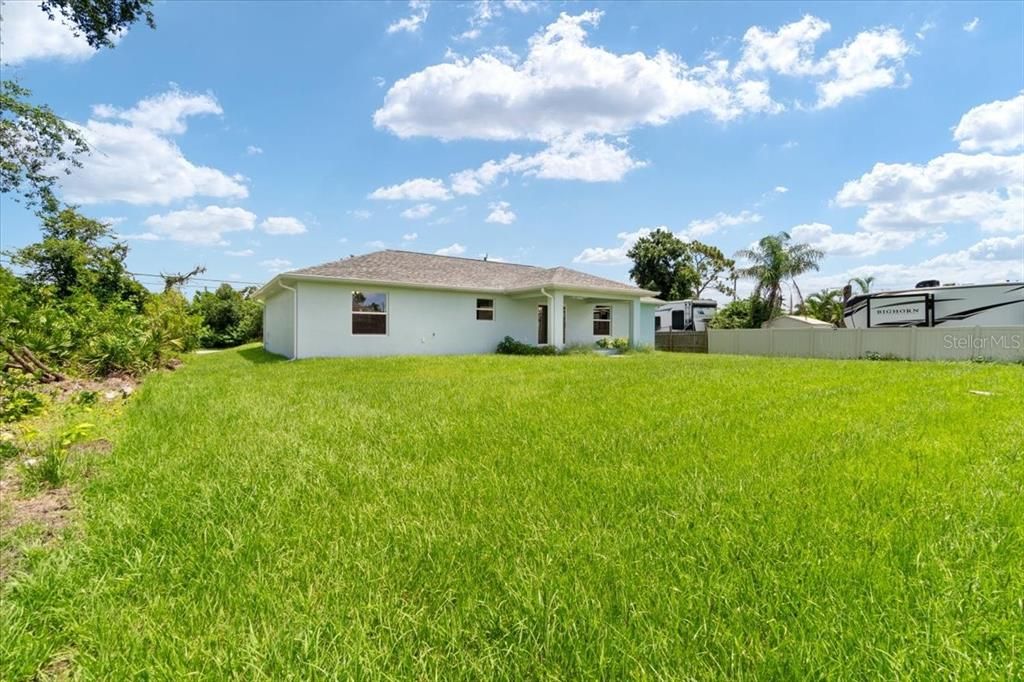 Active With Contract: $349,000 (3 beds, 2 baths, 1640 Square Feet)