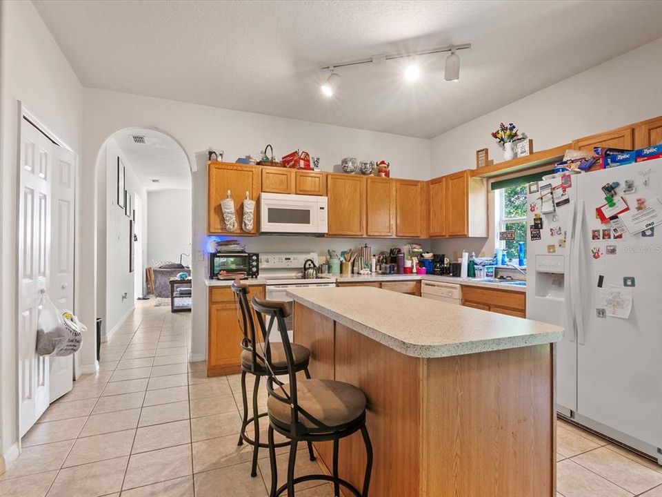 Active With Contract: $445,000 (4 beds, 2 baths, 1960 Square Feet)