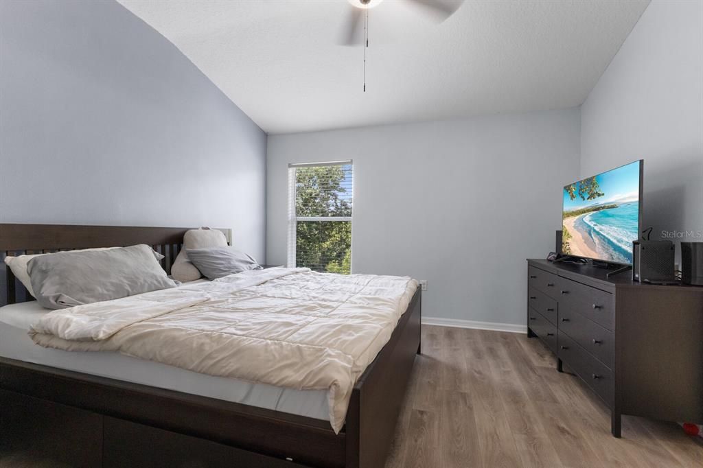 For Sale: $300,000 (3 beds, 2 baths, 1356 Square Feet)