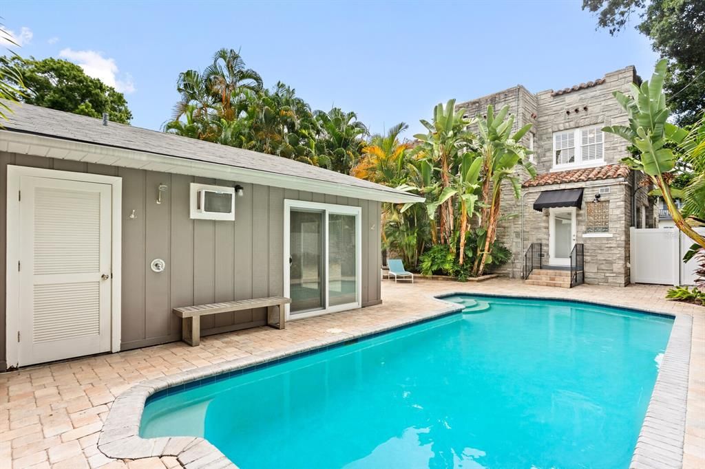 Active With Contract: $1,875,000 (5 beds, 4 baths, 2889 Square Feet)