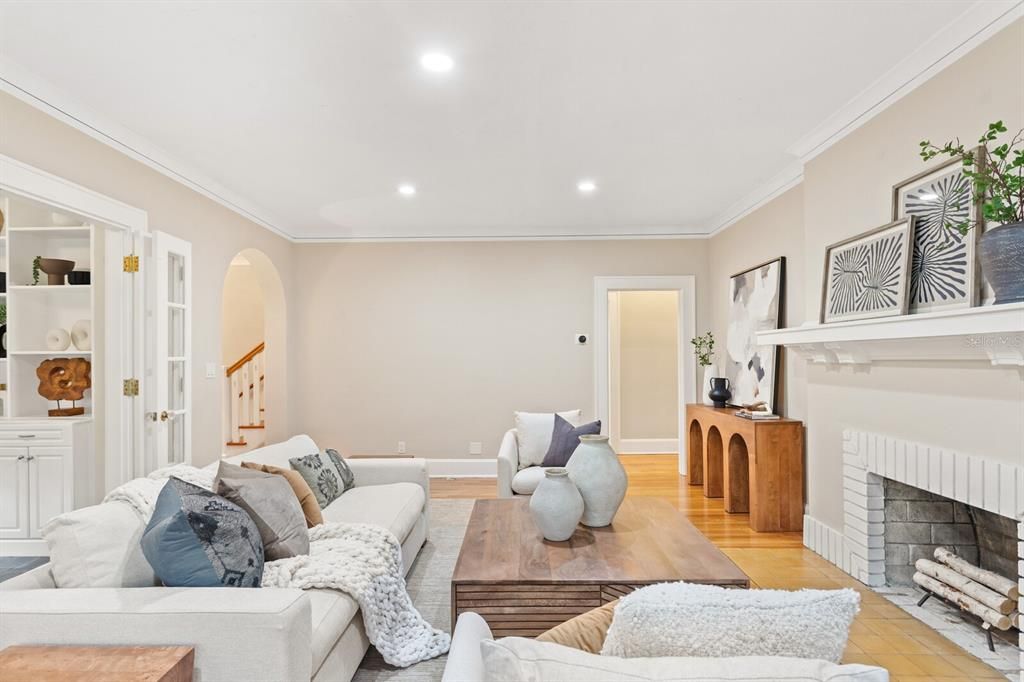 Light and bright living room.