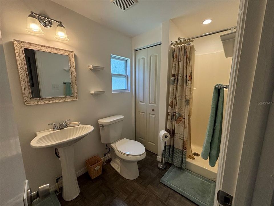 Guest House Bathroom