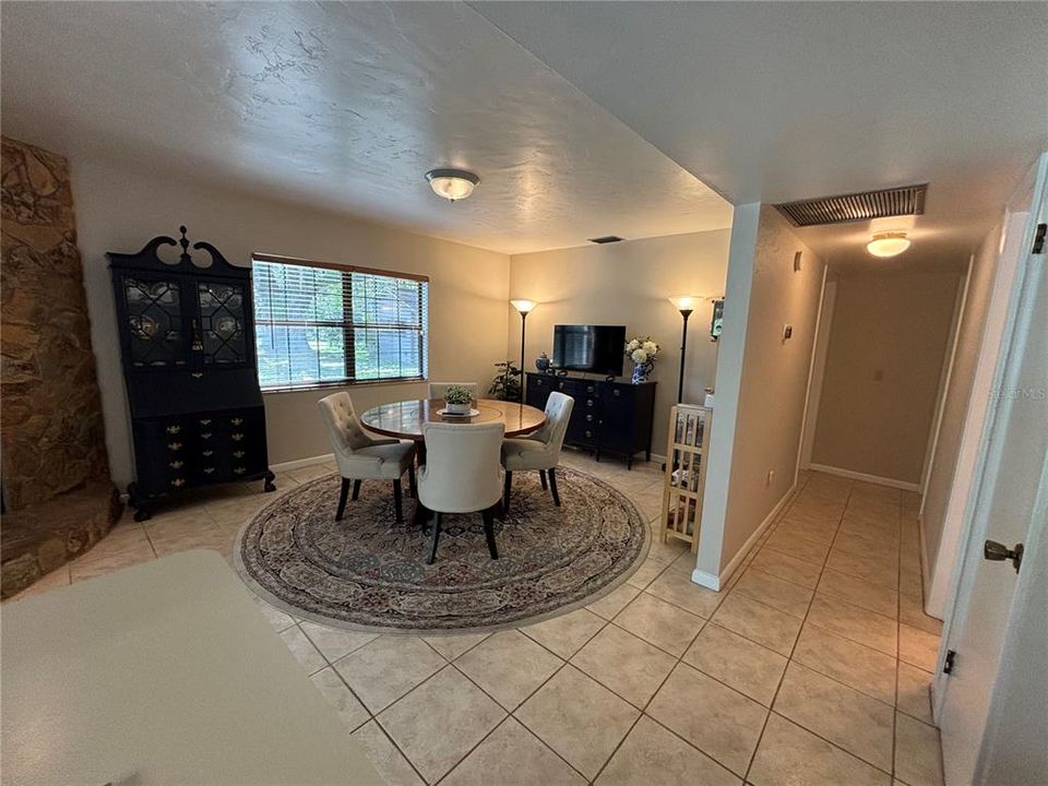 Kitchen Dining Area