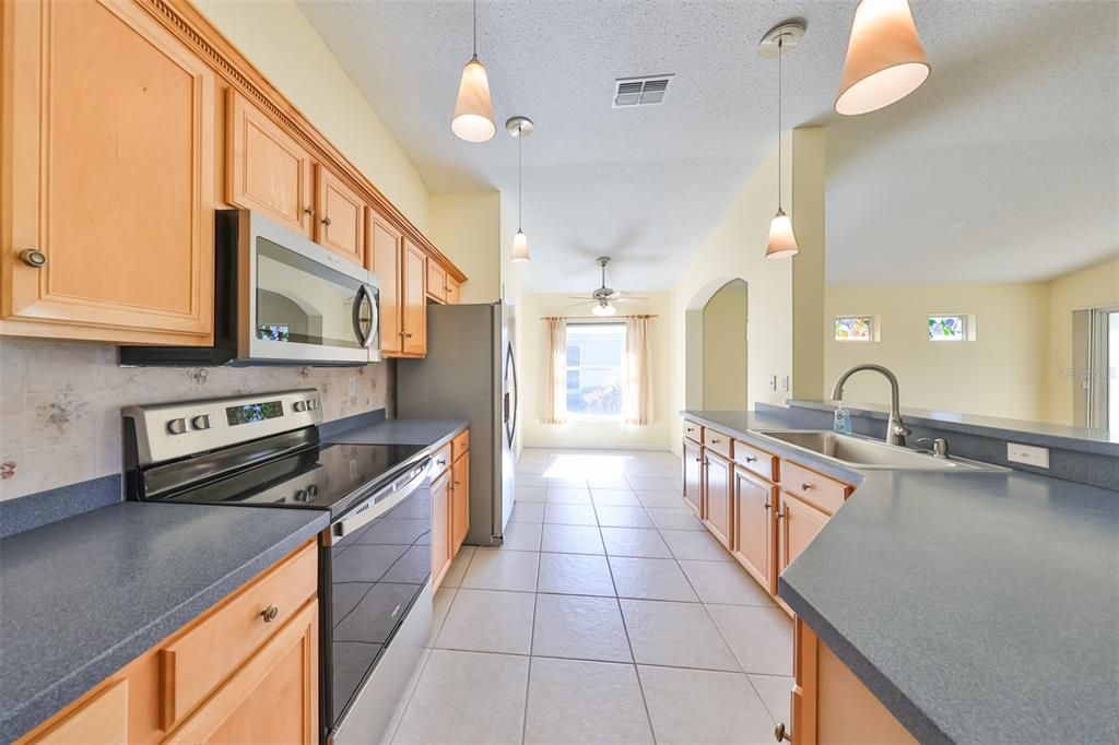 For Sale: $270,000 (2 beds, 2 baths, 1790 Square Feet)