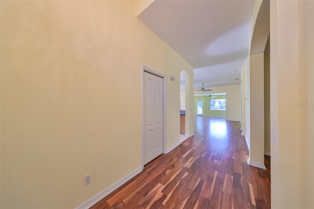 For Sale: $270,000 (2 beds, 2 baths, 1790 Square Feet)