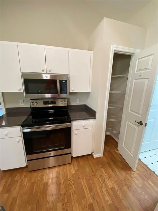 For Rent: $1,875 (3 beds, 2 baths, 1314 Square Feet)