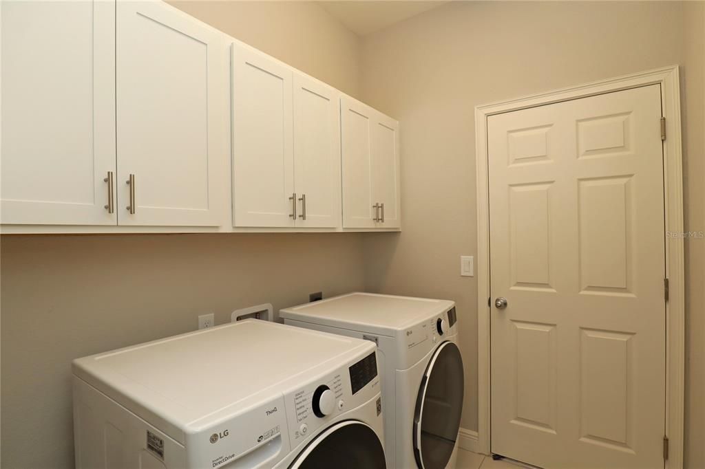 laundry washer dryer included