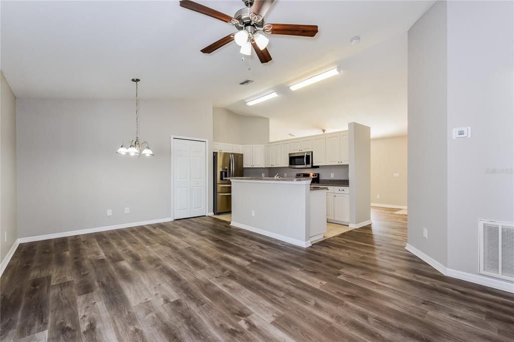 Active With Contract: $1,790 (3 beds, 2 baths, 1332 Square Feet)