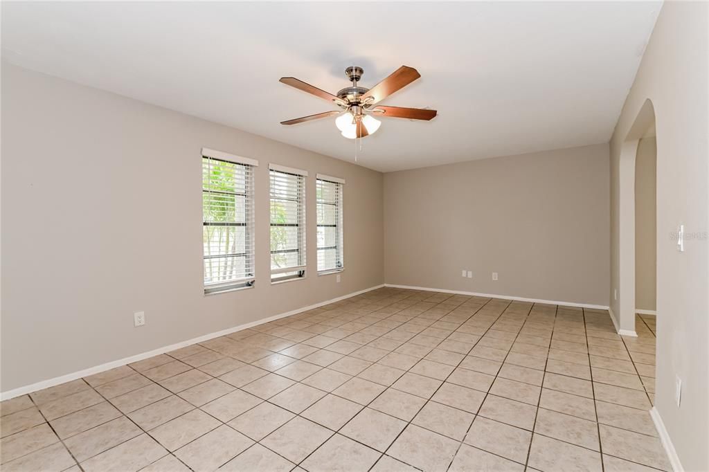 For Rent: $2,075 (3 beds, 2 baths, 1655 Square Feet)