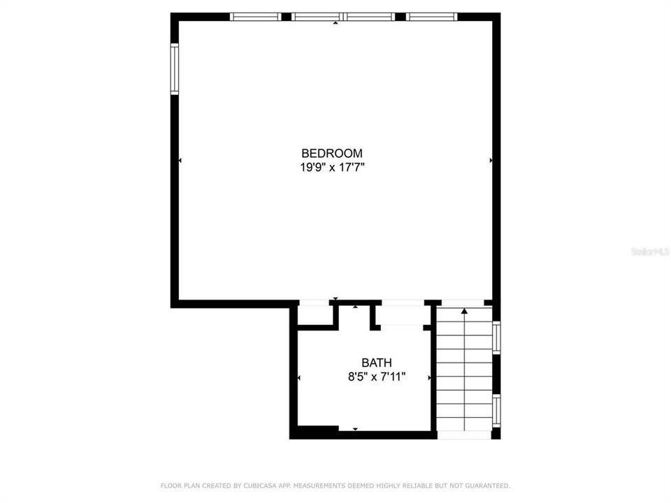 合同活跃: $1,300,000 (5 贝兹, 4 浴室, 4252 平方英尺)