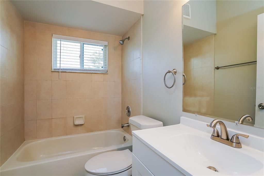 For Rent: $1,785 (3 beds, 2 baths, 1279 Square Feet)