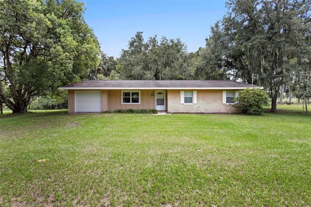 Recently Sold: $469,000 (3 beds, 2 baths, 1437 Square Feet)
