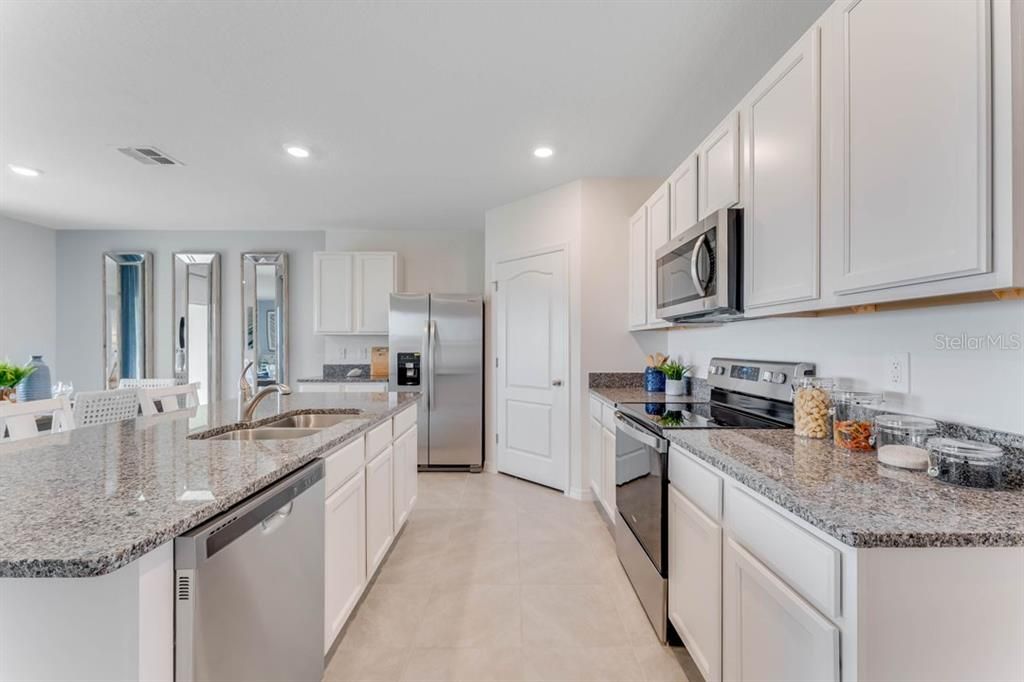 Active With Contract: $399,990 (4 beds, 2 baths, 1828 Square Feet)