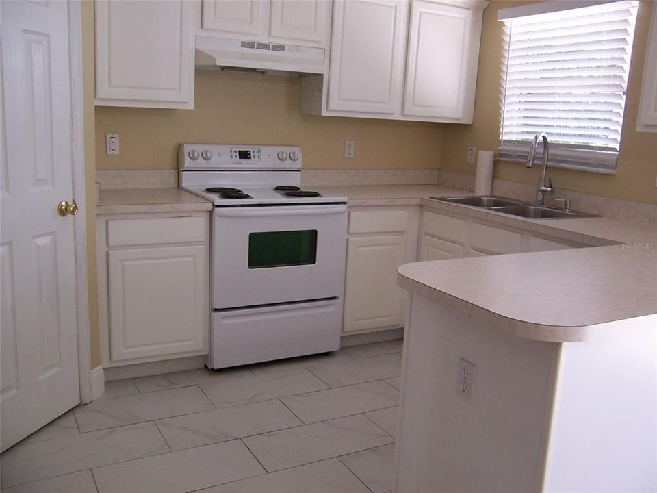 For Rent: $1,950 (3 beds, 2 baths, 1365 Square Feet)