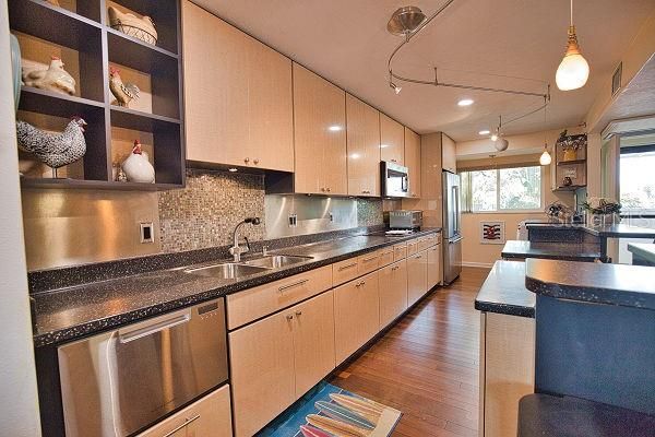 En Venta: $379,900 (2 camas, 2 baños, 1116 Pies cuadrados)