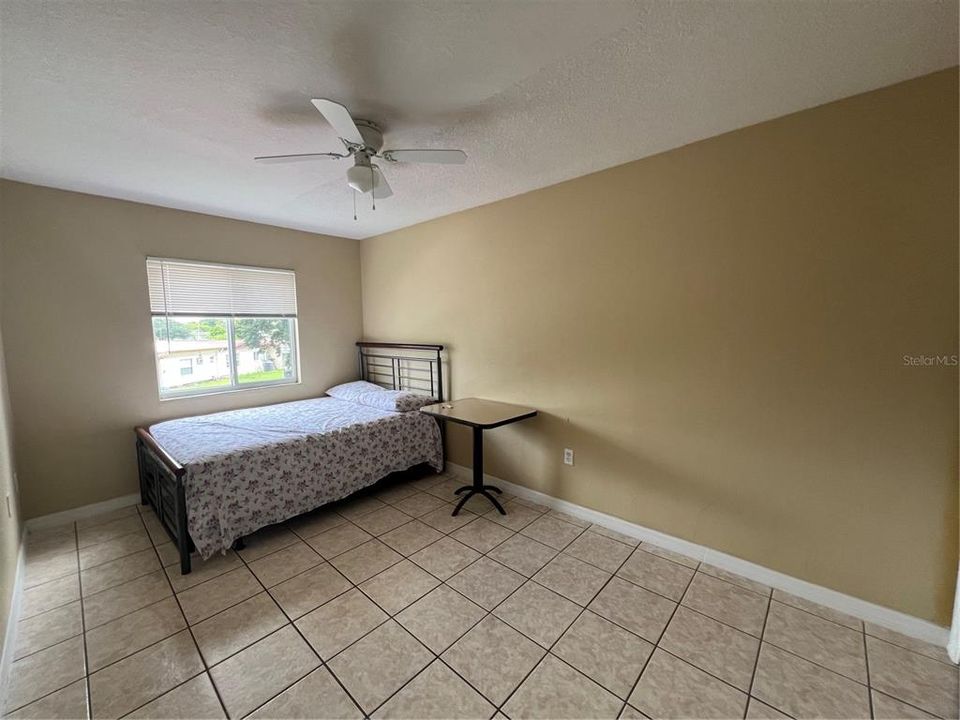 For Rent: $1,300 (2 beds, 1 baths, 770 Square Feet)