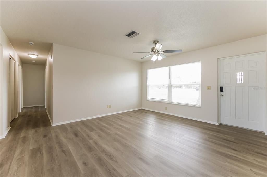 For Rent: $2,140 (3 beds, 2 baths, 1408 Square Feet)