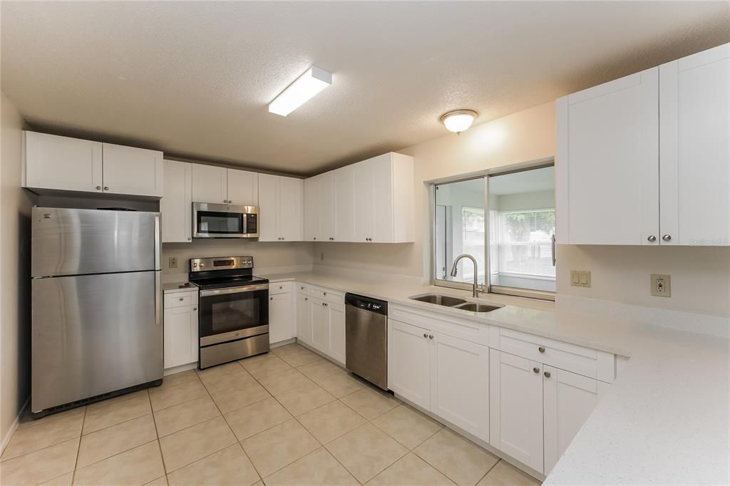 For Rent: $2,140 (3 beds, 2 baths, 1408 Square Feet)