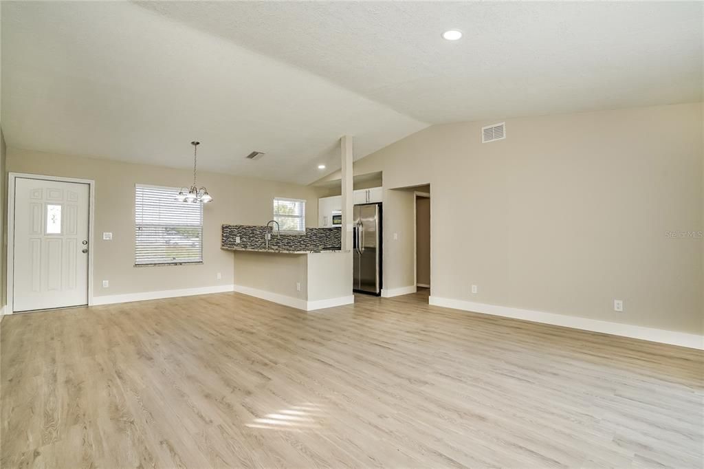 For Rent: $1,745 (3 beds, 2 baths, 1128 Square Feet)