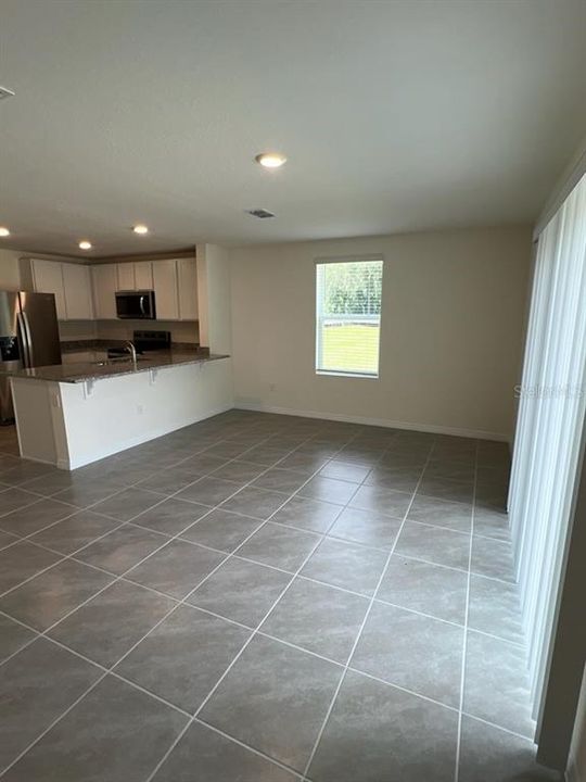 Active With Contract: $259,905 (3 beds, 2 baths, 1463 Square Feet)