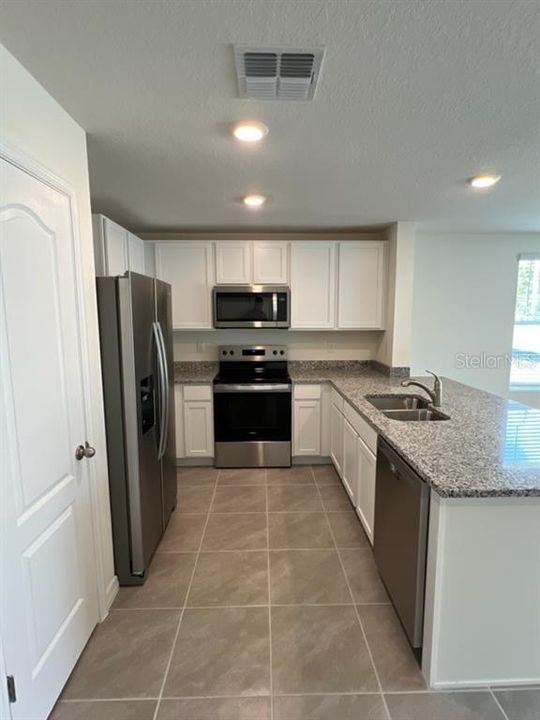 Active With Contract: $259,905 (3 beds, 2 baths, 1463 Square Feet)