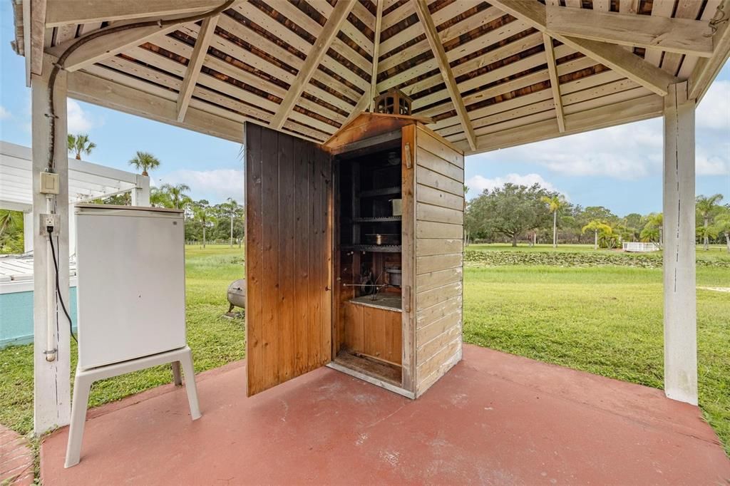 smoker/grill gazebo