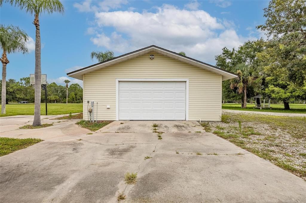 Detached Garage Apartment/In-law suite