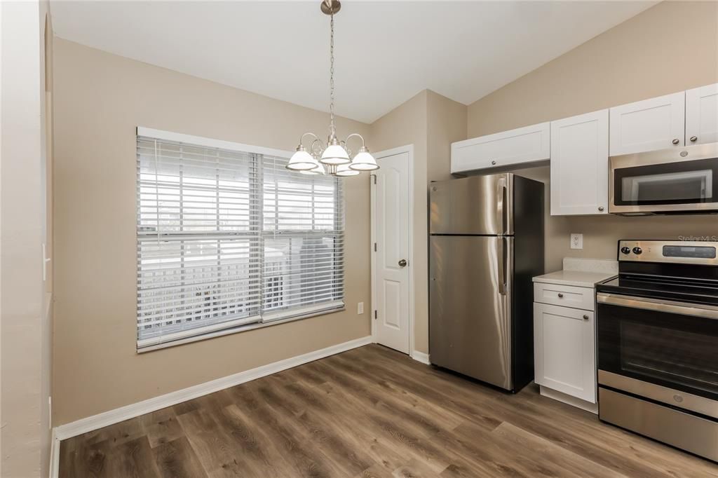 For Rent: $2,010 (3 beds, 2 baths, 1281 Square Feet)