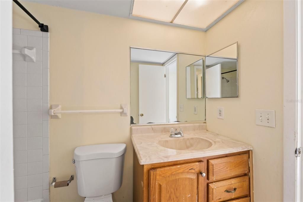 For Sale: $181,000 (2 beds, 2 baths, 1025 Square Feet)