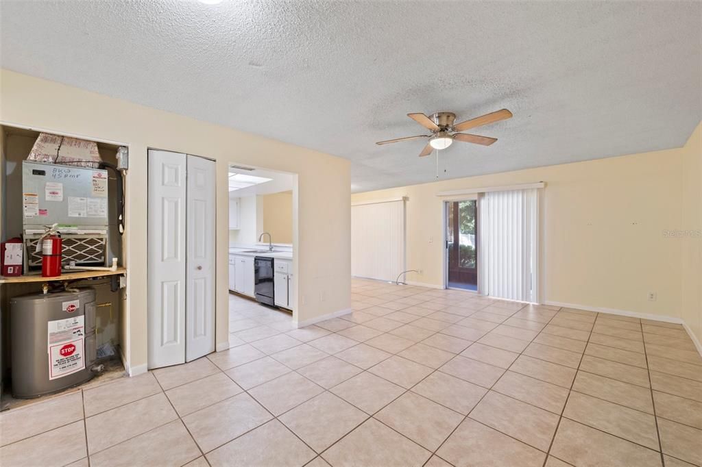 For Sale: $181,000 (2 beds, 2 baths, 1025 Square Feet)