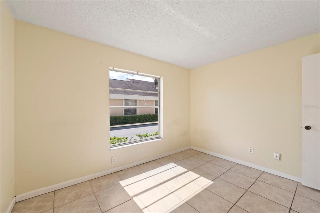 For Sale: $181,000 (2 beds, 2 baths, 1025 Square Feet)