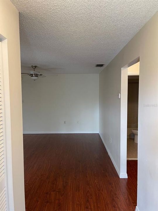 For Rent: $1,375 (2 beds, 2 baths, 1038 Square Feet)