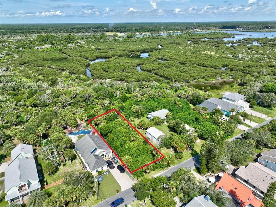 На продажу: $175,000 (0.17 acres)