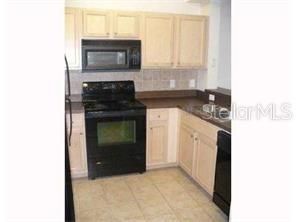 Active With Contract: $189,000 (1 beds, 1 baths, 696 Square Feet)