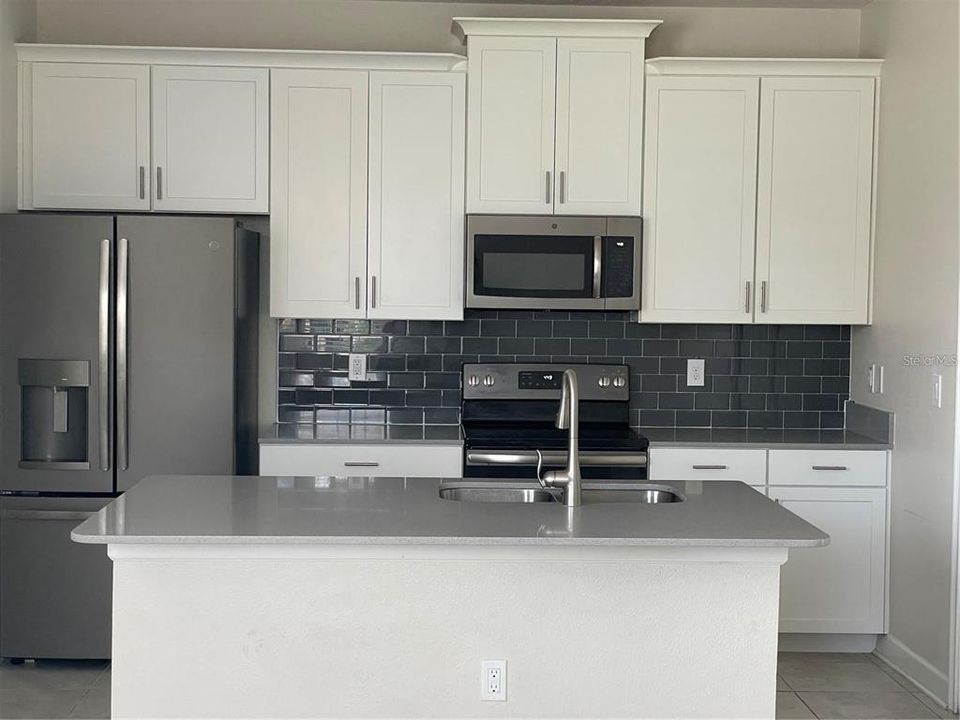 Active With Contract: $2,700 (3 beds, 2 baths, 1717 Square Feet)