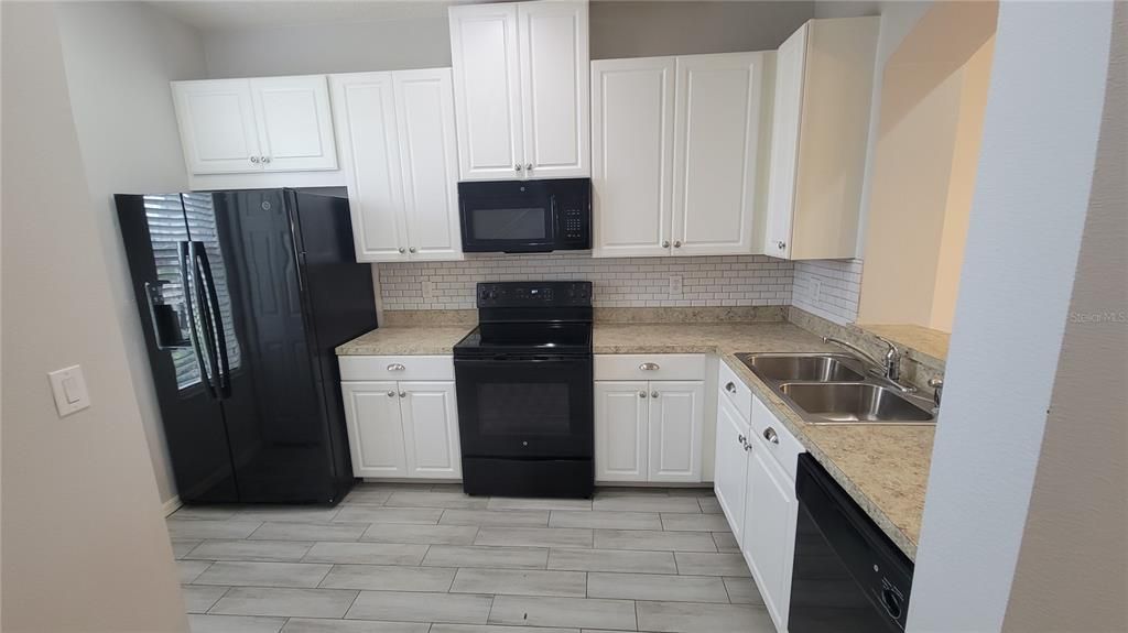 For Rent: $1,799 (2 beds, 2 baths, 1120 Square Feet)