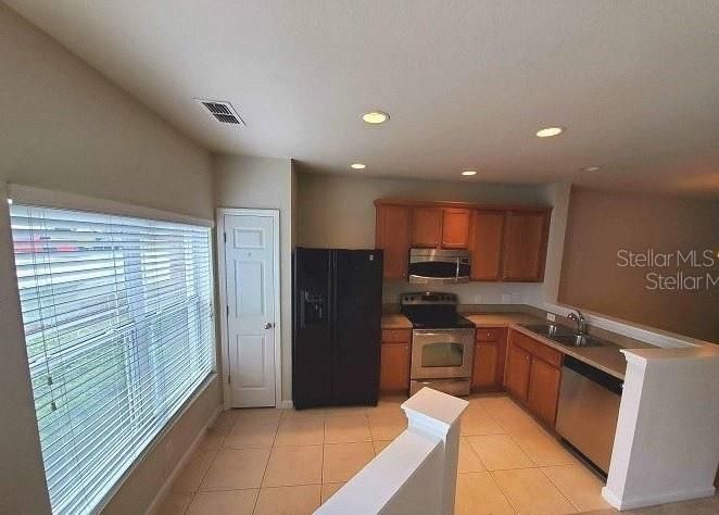 For Rent: $1,375 (2 beds, 2 baths, 1161 Square Feet)