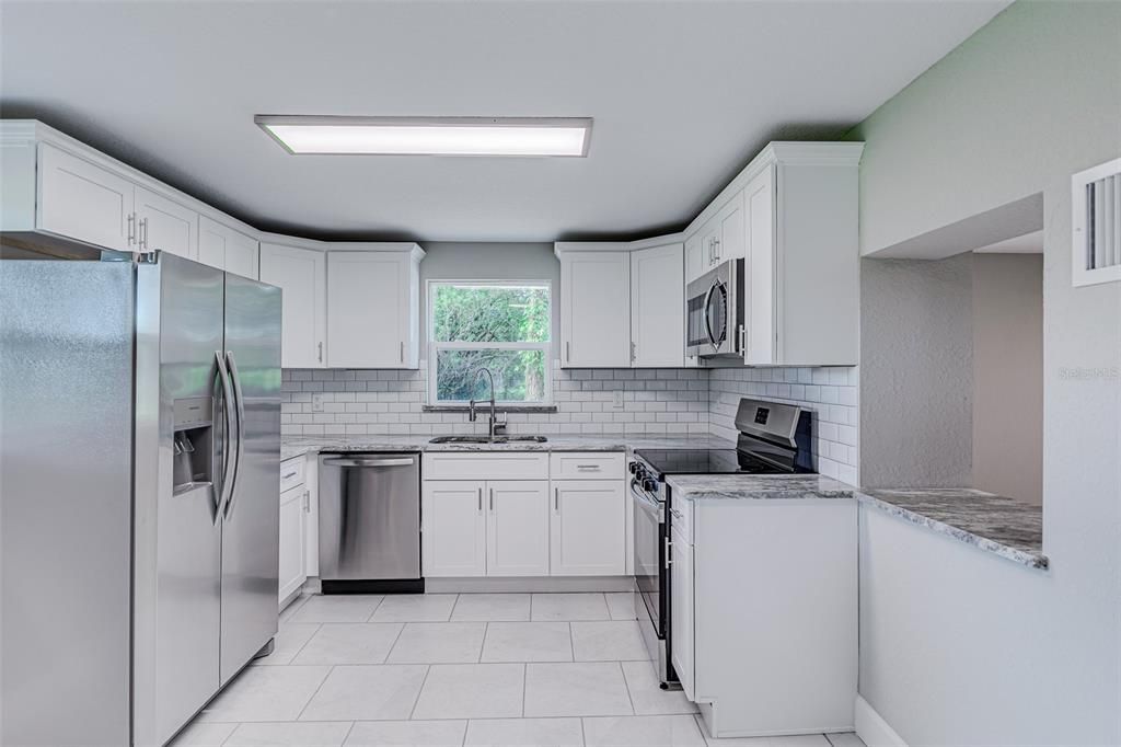 Active With Contract: $379,950 (3 beds, 2 baths, 1618 Square Feet)