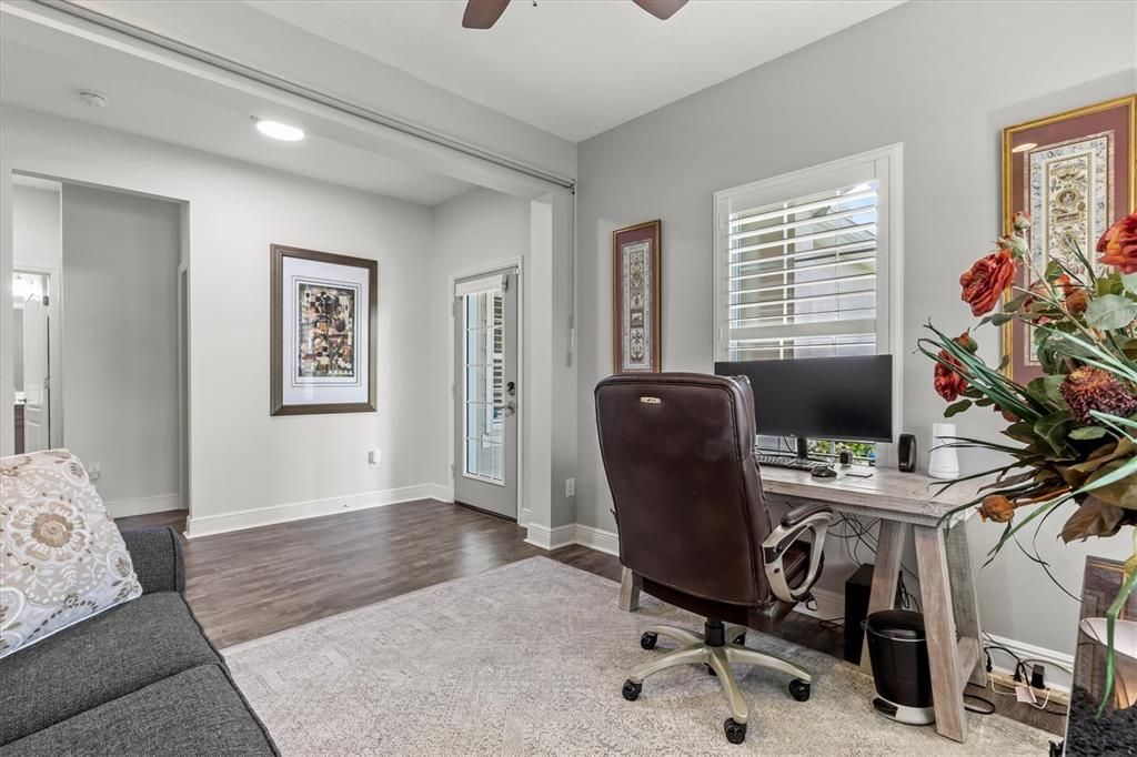 Active With Contract: $469,900 (2 beds, 2 baths, 1439 Square Feet)