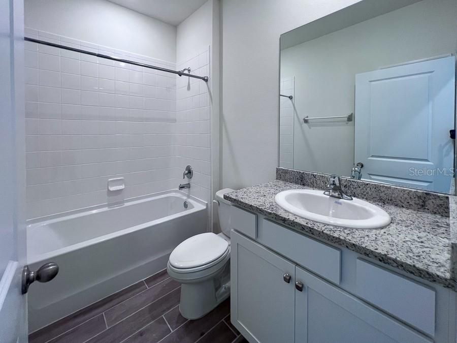 For Rent: $2,675 (3 beds, 2 baths, 1787 Square Feet)