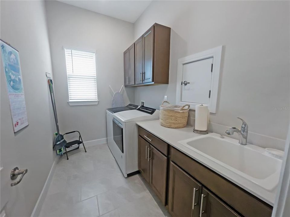 Active With Contract: $451,154 (2 beds, 2 baths, 2110 Square Feet)