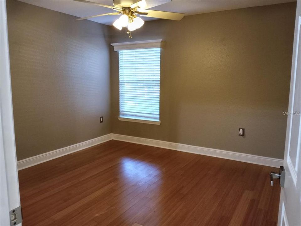 For Rent: $1,650 (1 beds, 1 baths, 732 Square Feet)