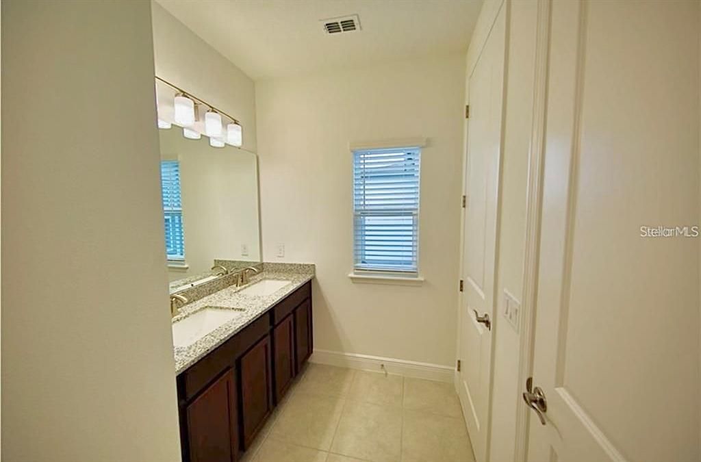 Active With Contract: $2,950 (3 beds, 2 baths, 1789 Square Feet)