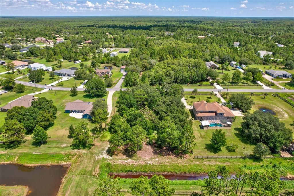 На продажу: $175,000 (1.04 acres)