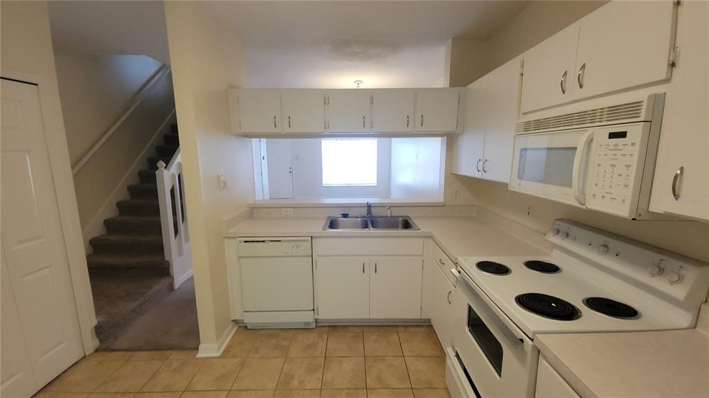 For Rent: $1,650 (2 beds, 1 baths, 1152 Square Feet)