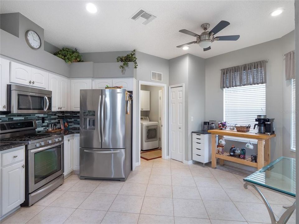 For Sale: $332,500 (3 beds, 2 baths, 1591 Square Feet)