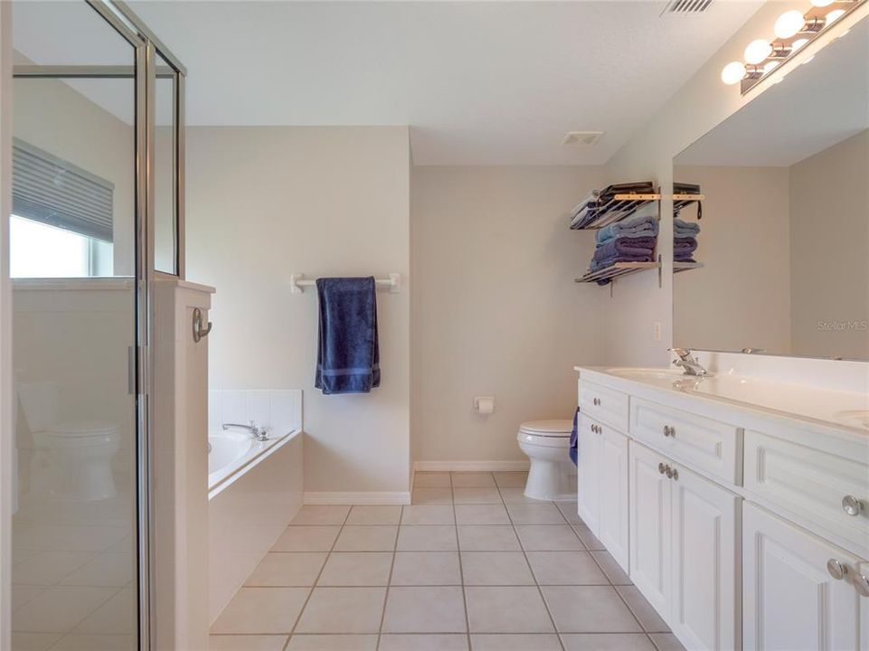 For Sale: $332,500 (3 beds, 2 baths, 1591 Square Feet)