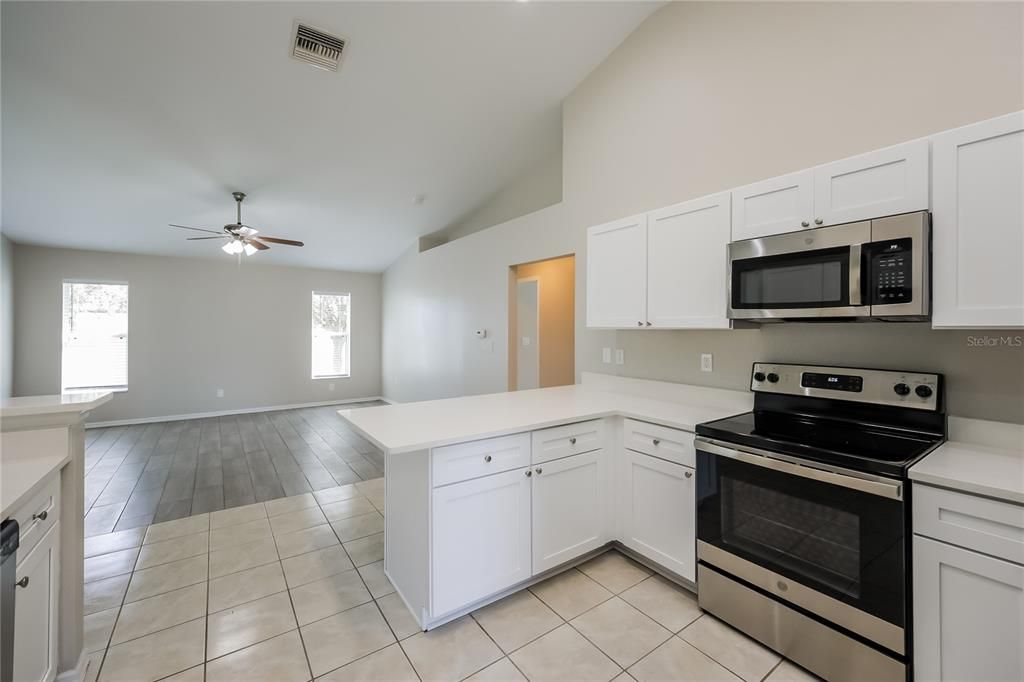 For Rent: $2,295 (4 beds, 2 baths, 2048 Square Feet)