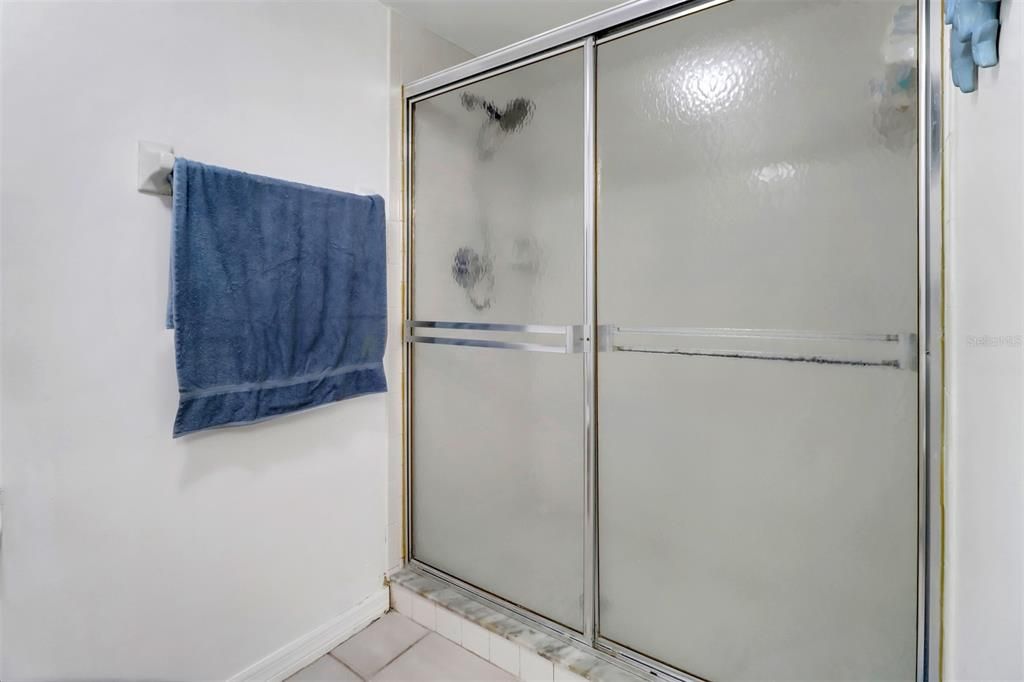 For Sale: $235,000 (2 beds, 2 baths, 1053 Square Feet)